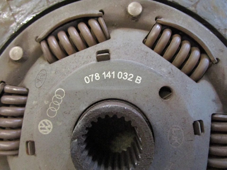 Schwungscheibe AUDI A6 4F 2.7 TDI Schwungrad Kupplung 059105266L 078141032B - Bild 3 von 4