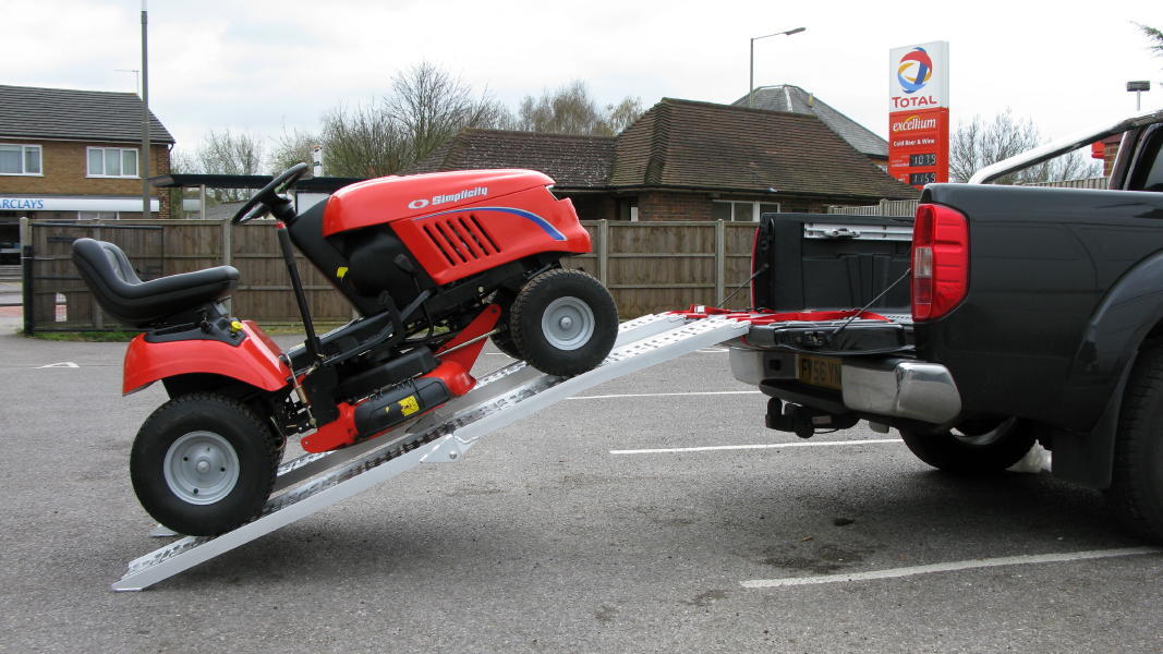 2 x Folding Loading Ramps - 2.2m  600kg Capacity Aluminium Van Trailer Loadin... 3