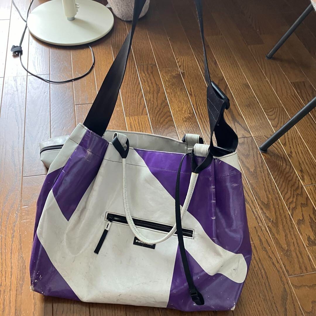 FREITAG PEGGY 2WAY Hand Tote Shoulder Bag WHITE × PURPLE FREITAG PEGGY 2WAY Hand Tote Shoulder Bag WHITE × PURPLE