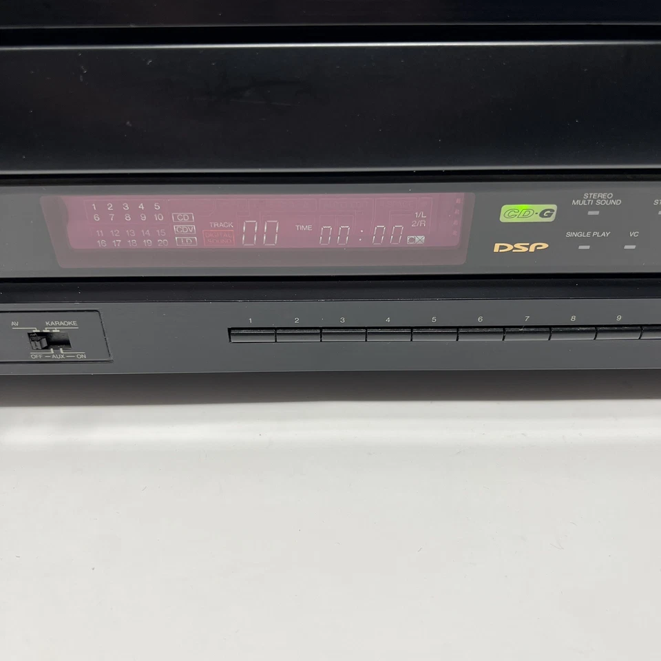 Vintage Denonet Multi Laser Disc Player LA-2150K, No Remote. Sold As Is - Image 2 of 4
