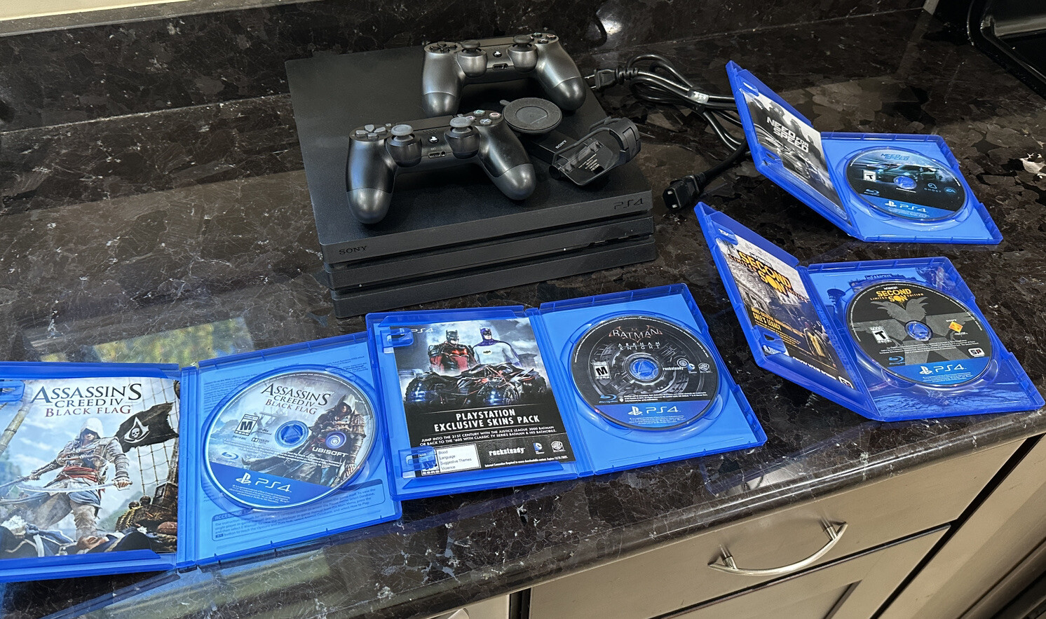 Sony Playstation PS4 Pro Console + VR Bundle Camera + Games Move Motion