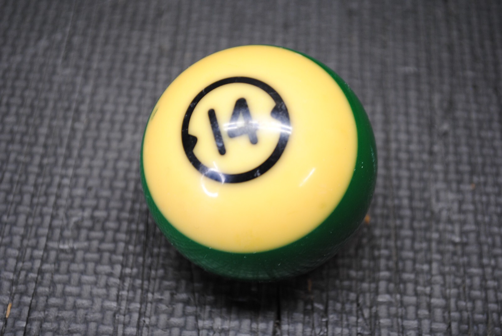 NICE VINTAGE SET OF BRUNSWICK PHENOLIC RESIN BILLARD POOL BALLS NICE