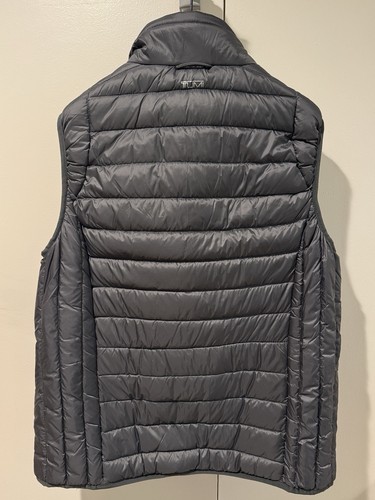 Tumi PAX Down Vest, Slate Grey, M, Convertible to Travel Pillow $145 - Picture 5 of 11