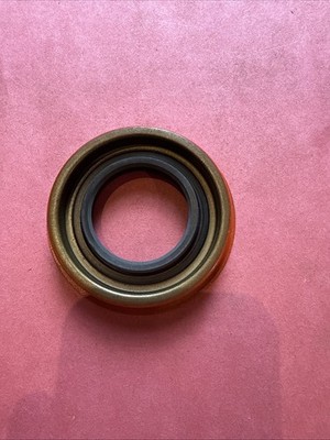 Powertrain PT4762N Oil And Grease Seal