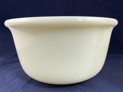 Vintage Hamilton Beach Ivory Uranium Custard Glass Mixing Bowl