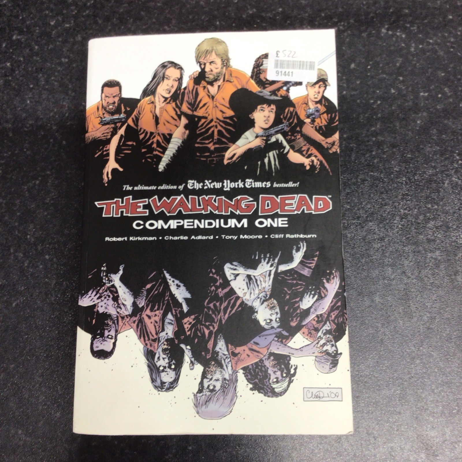 The Walking Dead Compendium Volume 1 Robert Kirkman Graphic Novel Paperback