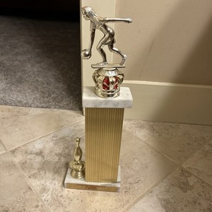 1985 Bowling Trophy Marble Top And Bottom vintage 1982-1983