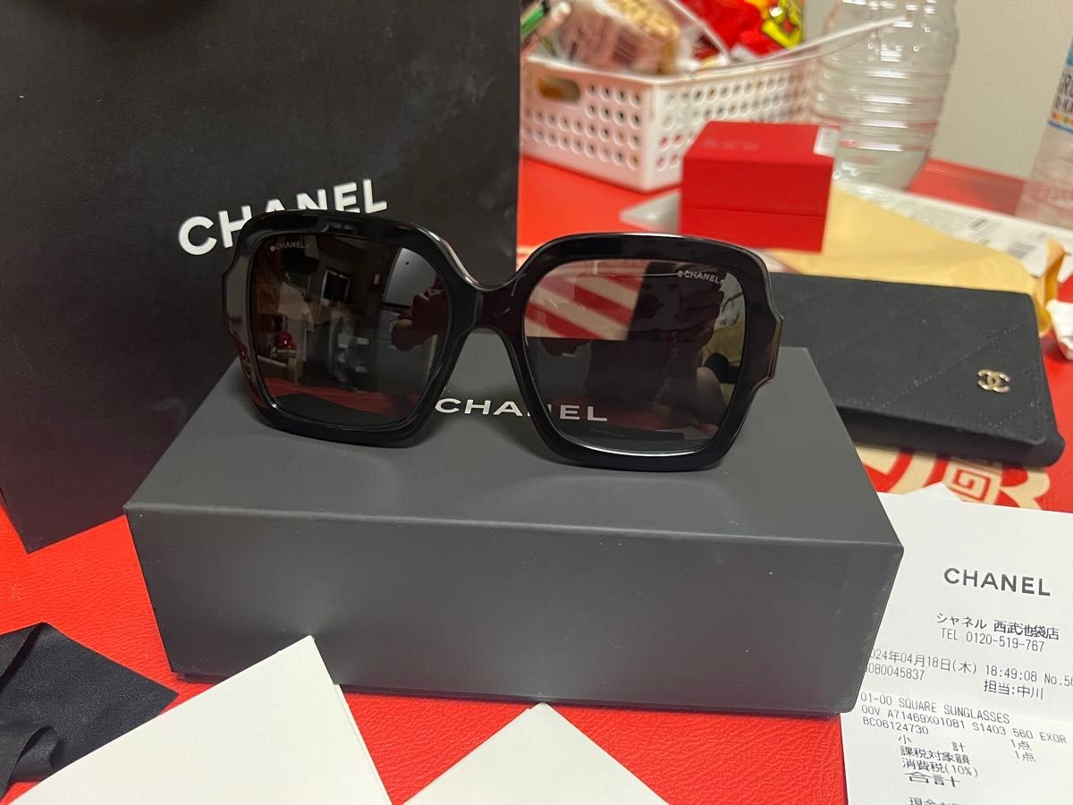 CHANEL sunglasses with all accessories included