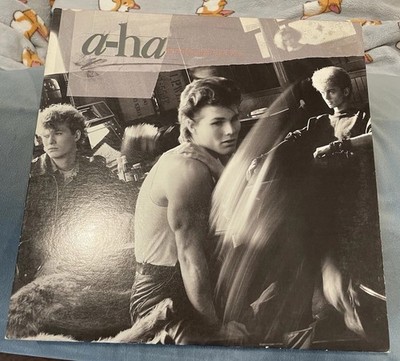 a-ha Hunting High and Low Warner Bros. Records 1-25300 12'' Black Vinyl LP