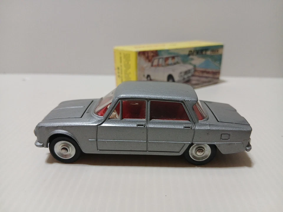 Alfa Romeo Giulia Ti 1 43  Dinky Toys  - Immagine 2 di 4