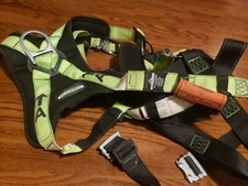 Peakworks V8255625 Harness with Positioning Belt and Trauma Strap sz L Used Good