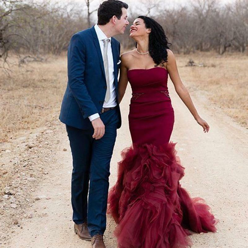 Vintage Burgundy Mermaid Wedding Dress Strapless Ruffles Bridal - Main Image