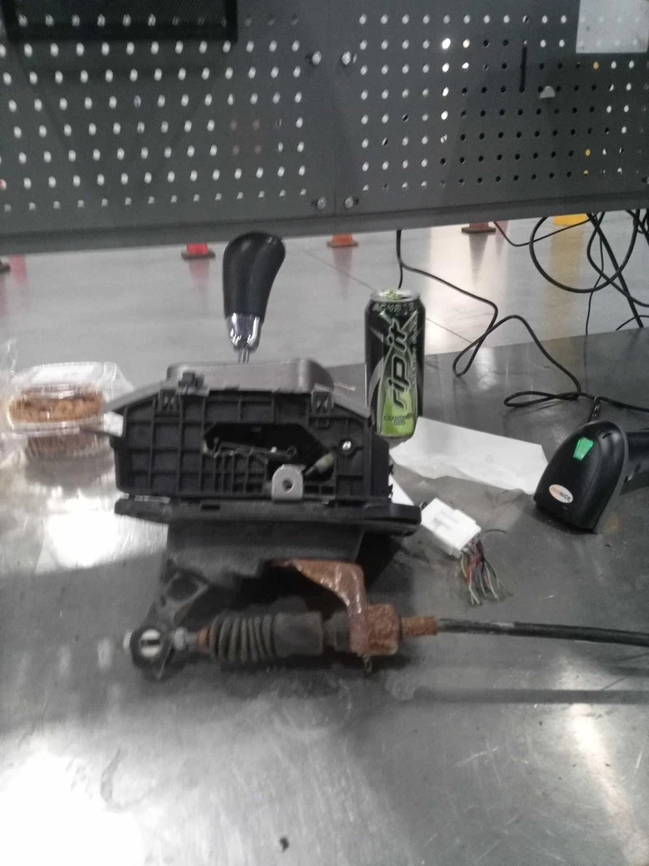 Conjunto de palanca de cambios de transmisión automática usado se adapta a: Subaru Legacy Grade 2009 Foto 2 de 4