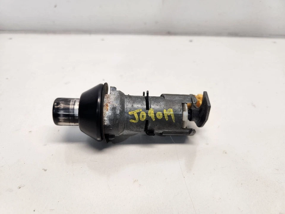 GMC Envoy 2006 botón de liberación de vidrio trasero Foto 4 de 4