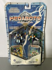Paquete de 2 figuras de acción Hasbro cardadas MEDABOTS Landmotor vs Mega Emperor de colección NUEVO