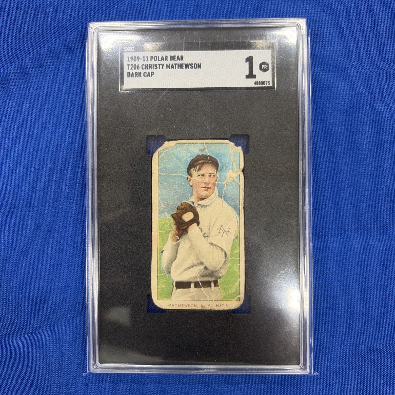 1909-11 Polar Bear T206 Christy Mathewson Dark Cap SGC 1