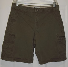 Columbia Men's Size 34 Khaki Green Cargo Shorts XM4257 Hiking Zip Pocket