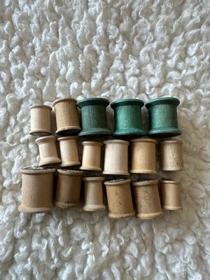 17 MED-LG VINTAGE WOOD SPOOLS, NO THREAD, PARTIAL STICKERS, VAR SHAPES