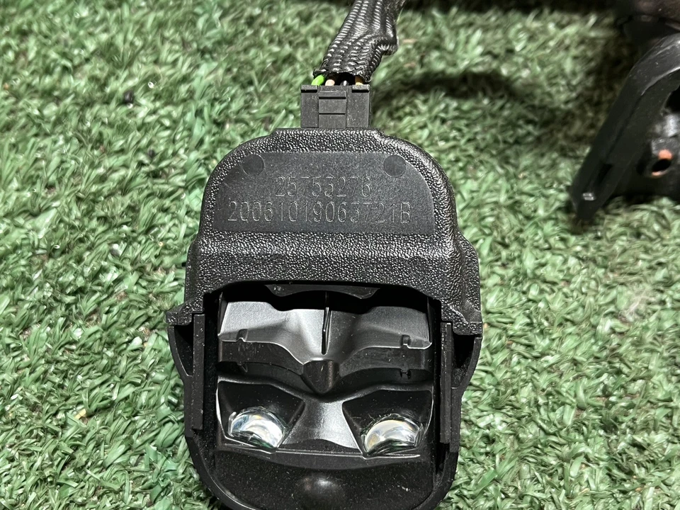 Телематическое зеркало заднего вида 04–09 от оригинального производителя Cadillac CTS STS SRX с автоматическим затемнением 15822997 - Изображение 3 из 4