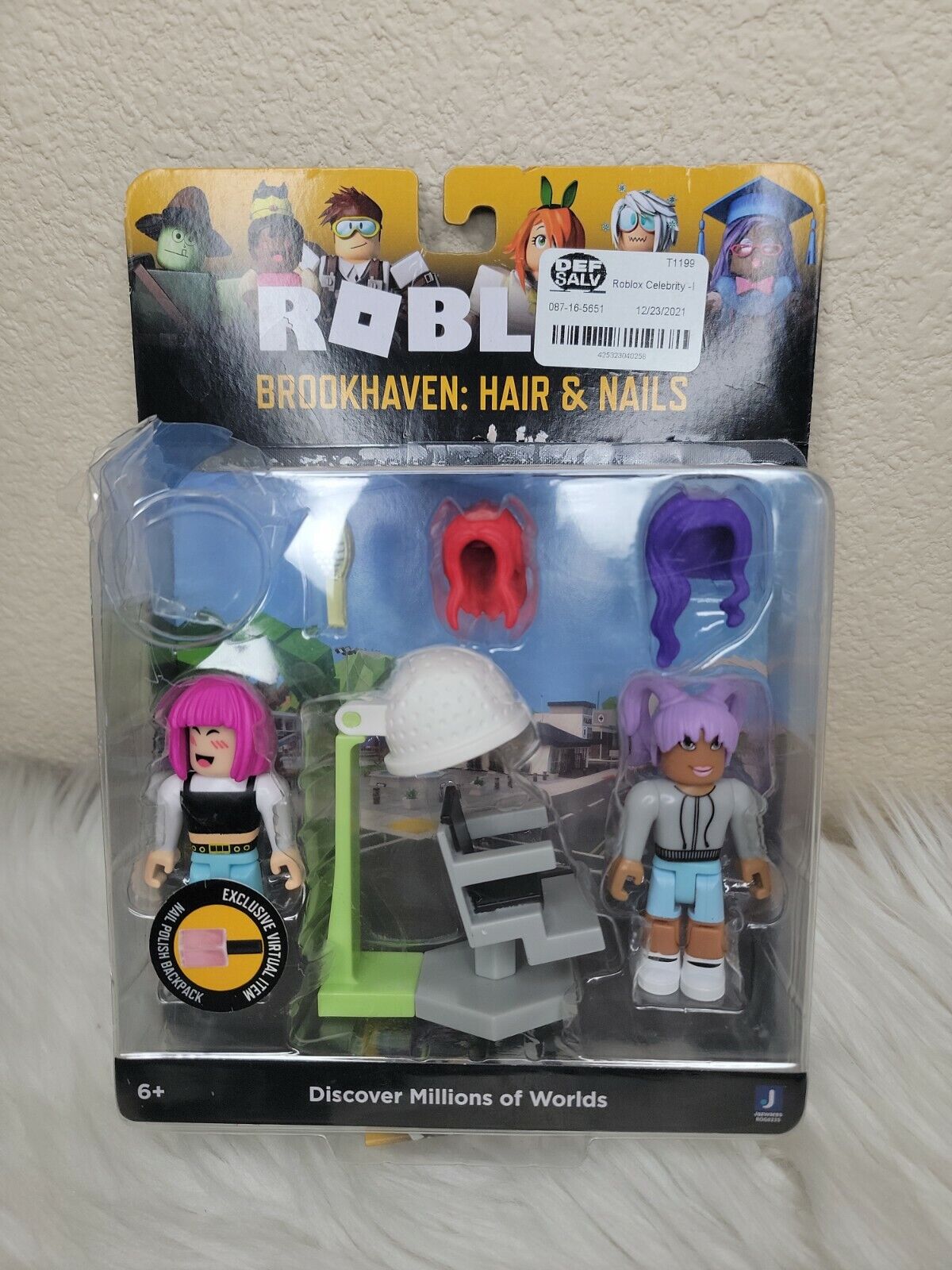 ROBLOX Action Figure BROOKHAVEN HAIR & NAILS Polish Playset Virtual Item  Code