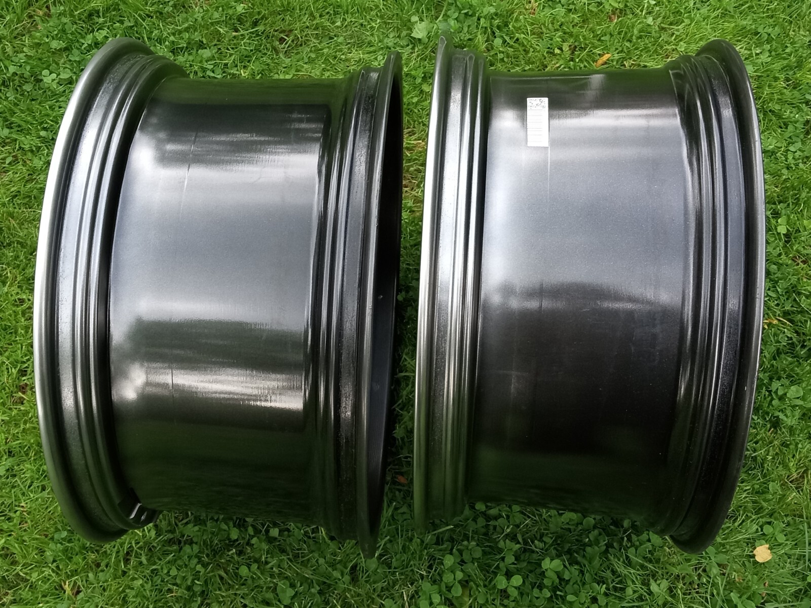 Ferrari 458 Italia Spider Rear Rim Wheels_10.5X20_282333_282335_GENUINE_PAIR