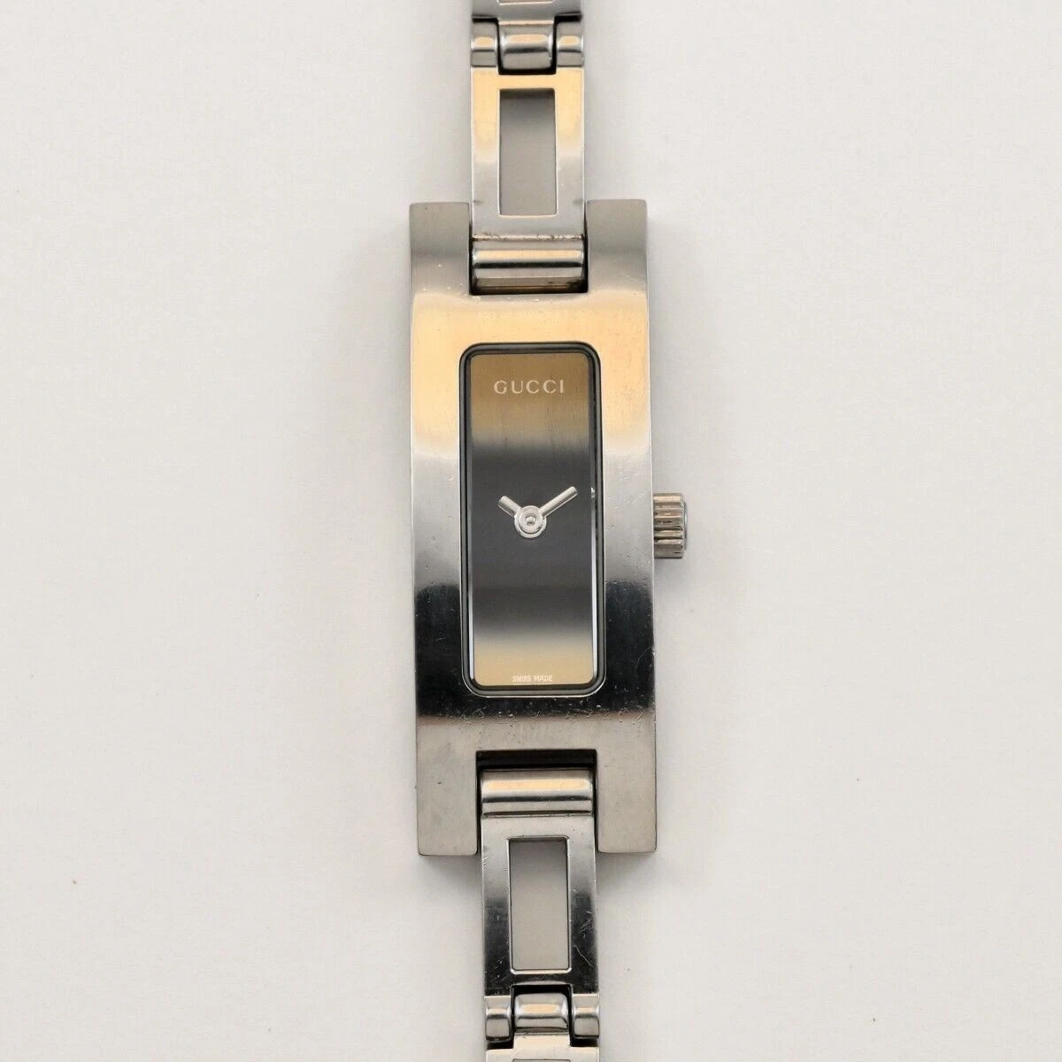 Montre femme vintage GUCCI 3900L quartz 12 mm carré noir/argent
