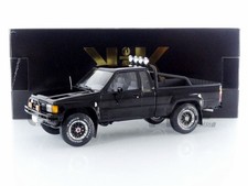 Kk Scale Models 118 - Toyota Hilux Truck Xtra Cab 4x4 - Bttf Ii 181565bk Kk Scale Models 118 - Toyota Hilux Truck Xtra Cab 4x4 - Bttf Ii 181565bk