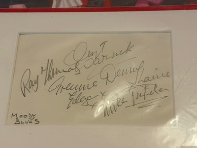 PROG / PSYCH / MOODY BLUES: MOUNTED SET OF FIRST LINE-UP SIGNATURES