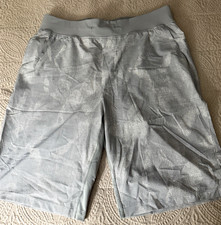 Lululemon Men  s Sz Large T.H.E. Short Linerless 11  Shorts