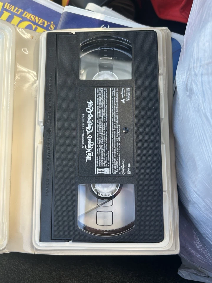 Видеокассета The Muppets Christmas Carol чехол-раскладушка Jim Henson - Изображение 4 из 4