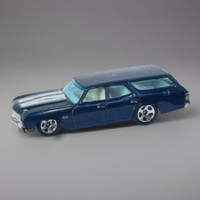 2009 Hot Wheels 70 Chevelle Ss Wagon Blue Center Stripe Diecast Car 164