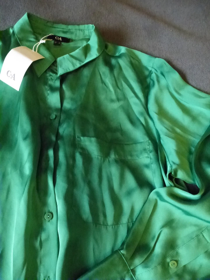 C&A Damen Satinbluse Gr 46 grün Neu mit Etikett - Bild 2 von 2