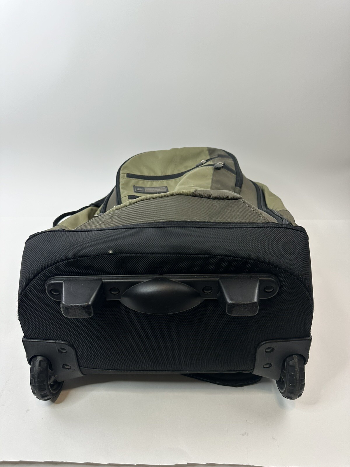 REI Rolling Duffle Luggage Wheeled Backpack Carry On Bag Handle 22