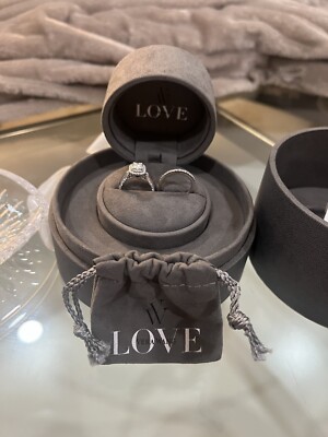 Vera Wang Love Collection 7/8 CT Princess-Cut Engagement Ring & Wedding Band 