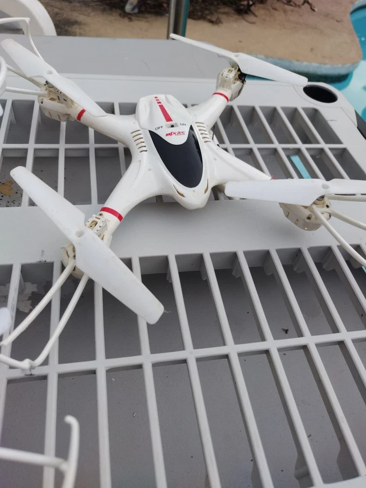 Pair of mjx r/c quadcopter untested as is - Image 2 of 4