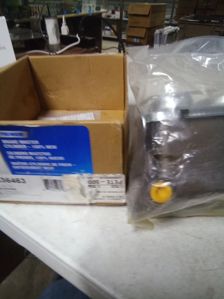 Главный тормозной цилиндр подходит для Dodge W300 W200 W350 M36463 1975-1983 годов выпуска - Изображение 2 из 4