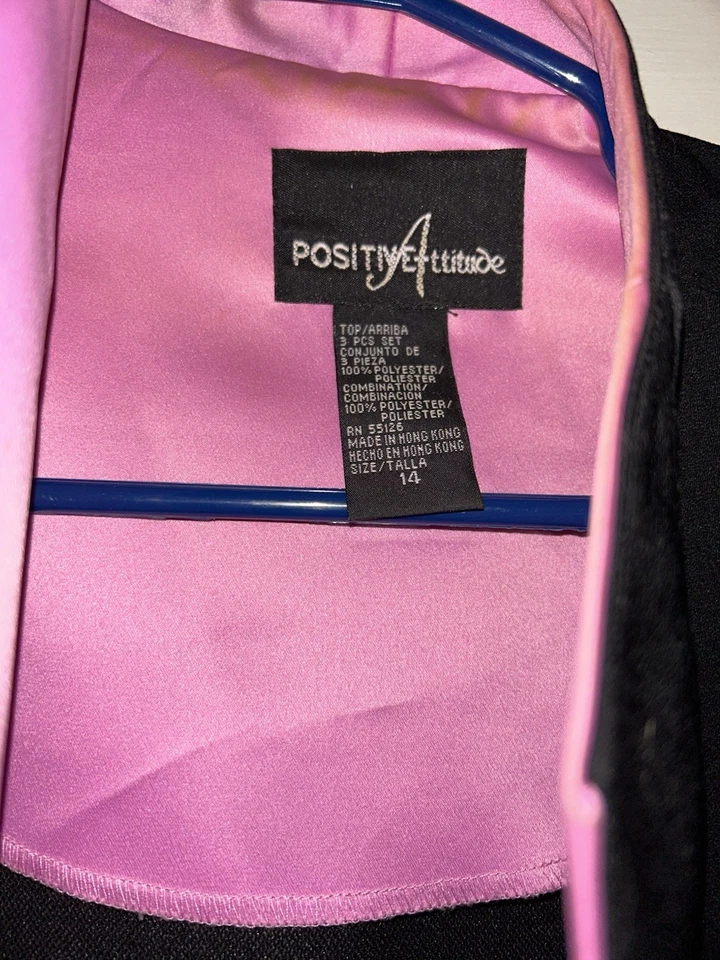 Chaqueta abierta Positive Attitude interior, puños y adornos rosa intenso talla 14 ¡Se ve nítida! Foto 3 de 4