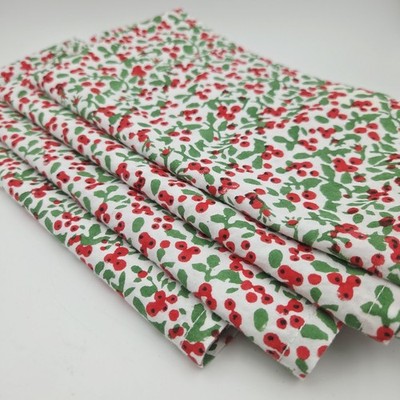 Roberta Roller Rabbit 100% Cotton Holiday Cloth Napkins Holly Berry Print Set/4