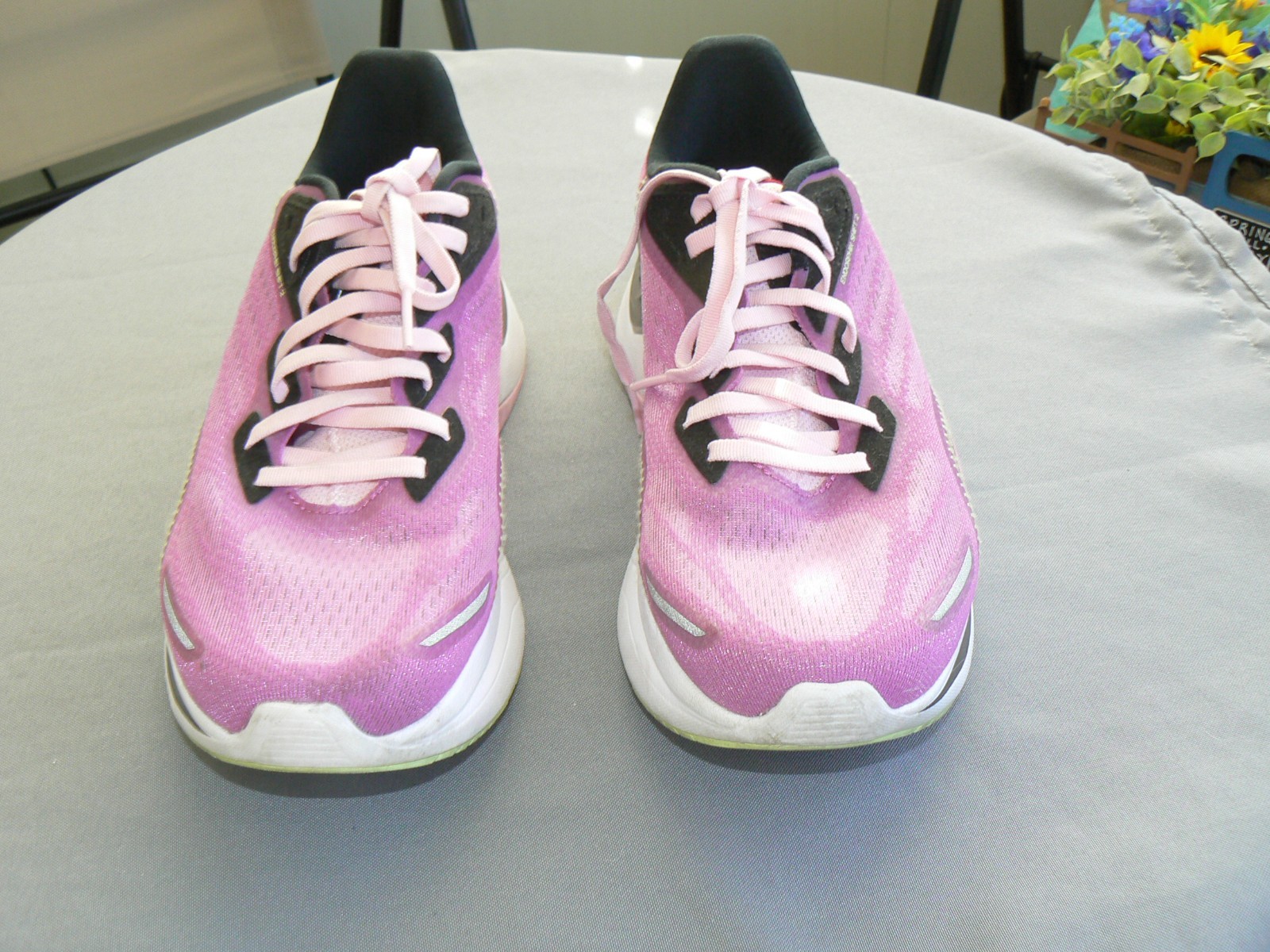 Women's Size 9.5M  7.5  41 - Saucony Endorphin Shift 2 Razzle/Deep Pink image 5