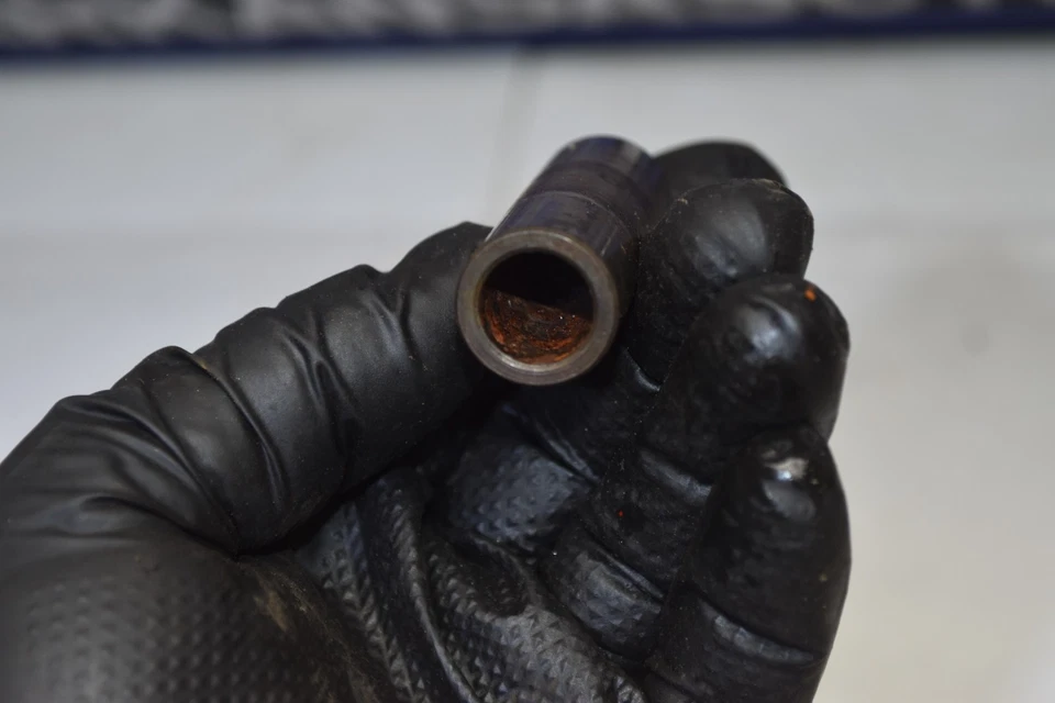 Pasador de muñeca de varilla de pistón de motor X1-3 usado 2005 Honda VTX1300 VTX 1300 R 05 Foto 4 de 4