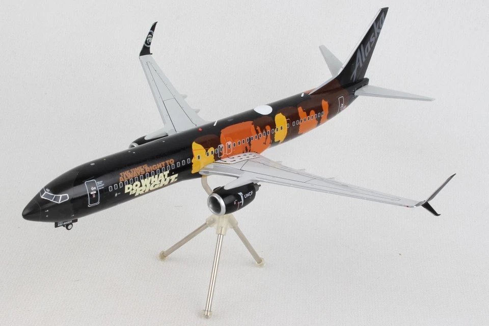 Gemini Jets 1:200 Alaska Airlines Boeing B737-900(ER)S 'UNCF - Educación' N492AS Foto 2 de 4