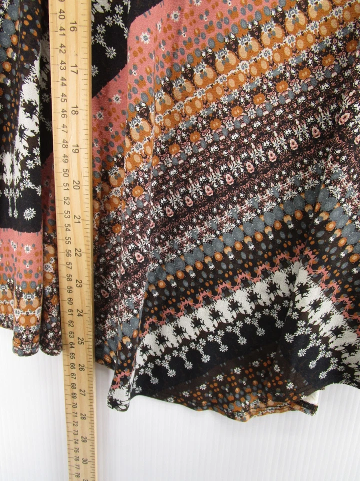 Blusa Pullover Mujer Pequeña Rosa Negra Colorida Boho Manga 3/4 Arte Salaam Top Foto 4 de 4