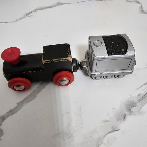 Brio Train And Cargo Car - Picture 5 of 10