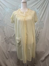 Vintage 1950s  Gaymode JC Penney Yellow Pocket Nightgown Housedress -flaw M