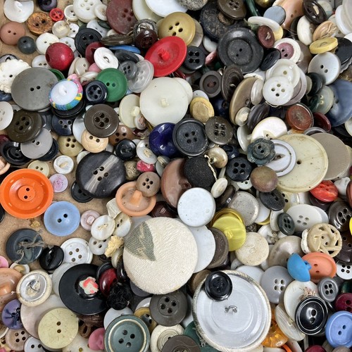Vintage Old Buttons Buckles Lot 3 lbs Mixed Colors Sizes Materials Sewing Crafts - Picture 2 of 8