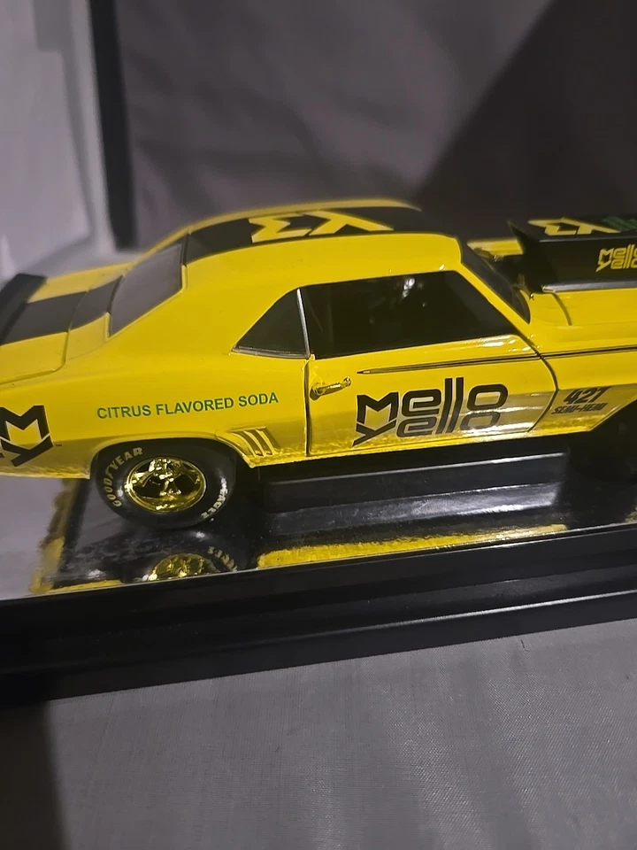 *USED*M2 Machines CHASE 1969 Chevy Camaro SS/RS Mello Yello 1:24 1/750  - Image 3 of 4