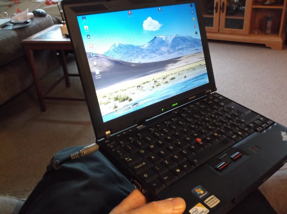 Thinkpad X200 Laptop 2.40 GHz Dual Core 6GB RAM 128GB SSD - Linux Mint!! - Image 2 of 4