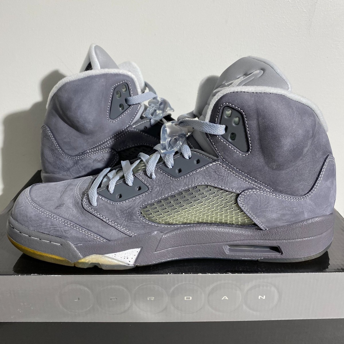 Size 12.5 - Air Jordan 5 Retro Wolf Grey Sneakers Mens 136027-005