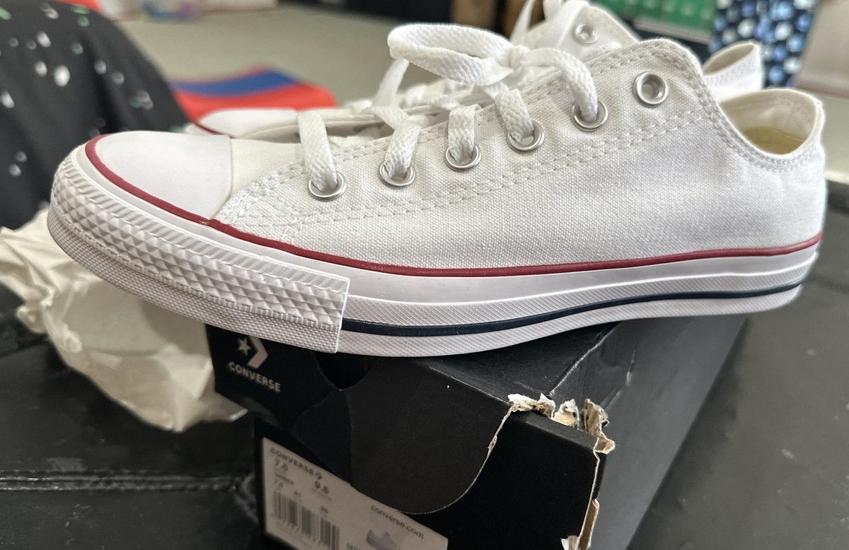 Converse Chuck Taylor All Star Canvas Low Top Shoes in Optical White Model M7652 Converse Chuck Taylor All Star Classic Low Top Optical White  main image 4