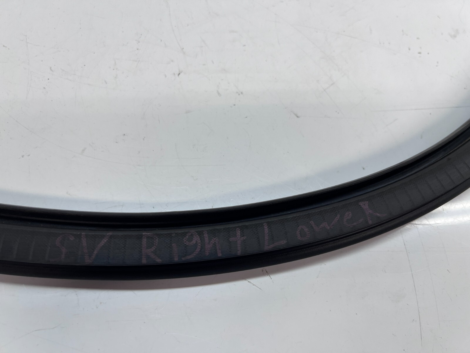 LAMBORGHINI AVENTADOR DOOR WINDOW GLASS GASKET MOULDING SEAL TRIM OEM 470831721
